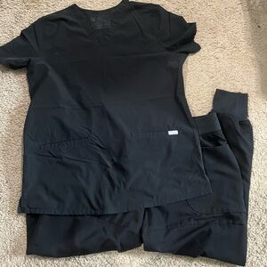 Black Figs Scrub set